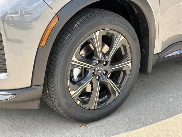 2027 INFINITI QX60 - Image 17