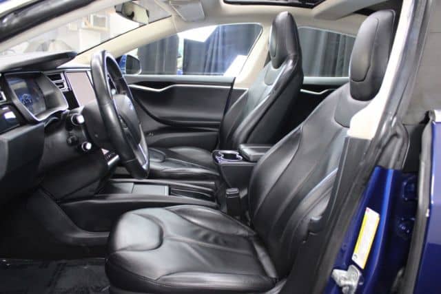 2015 Tesla Model S - Image 2