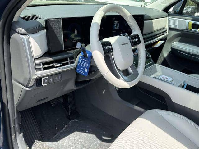 2026 Hyundai Santa Fe - Image 2