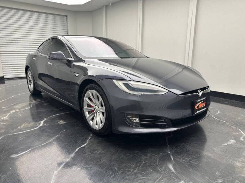 2019 Tesla Model S - Image 2