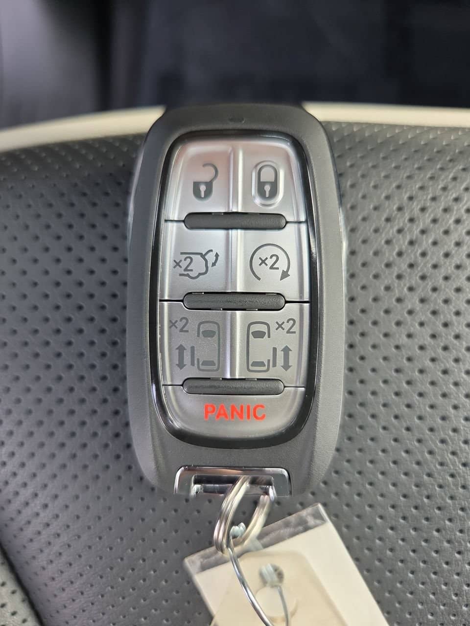 2027 Chrysler Pacifica - Image 36