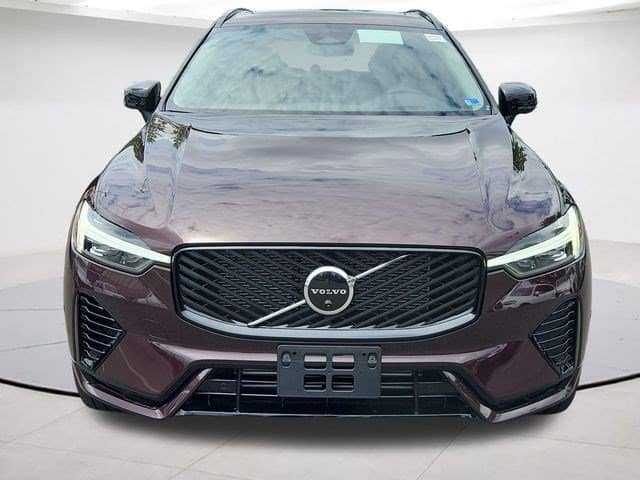 2026 Volvo XC60 - Image 2