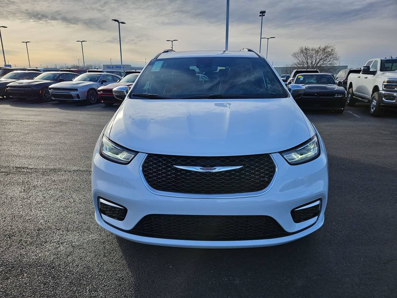 2026 Chrysler Pacifica - Image 2