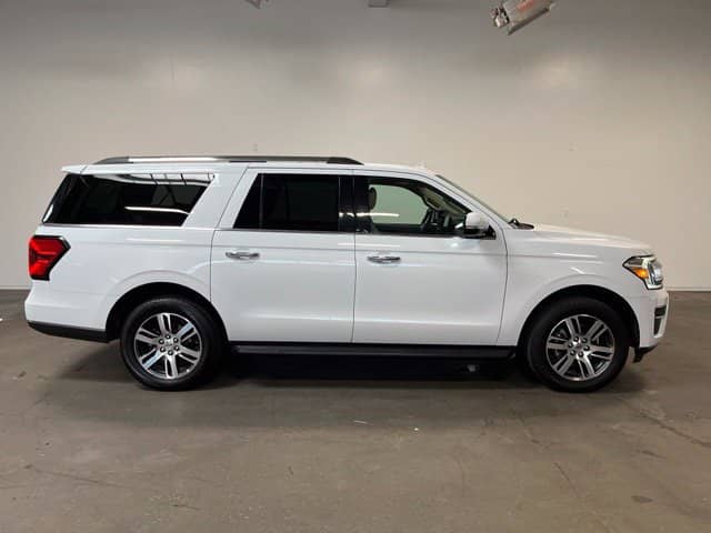 2024 Ford Expedition - Image 2