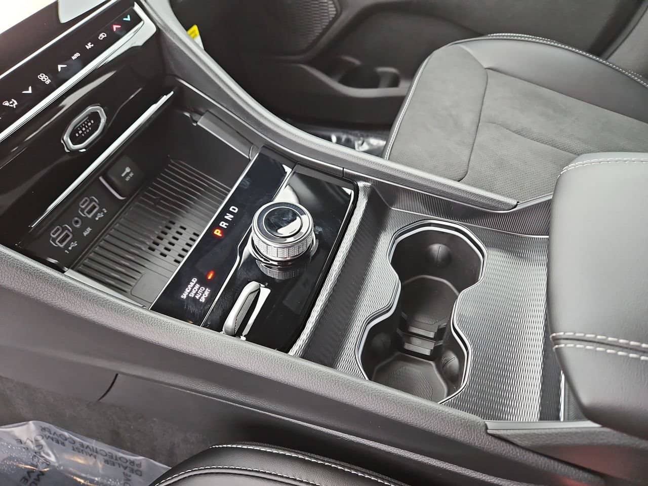 2026 Jeep Grand Cherokee - Image 30
