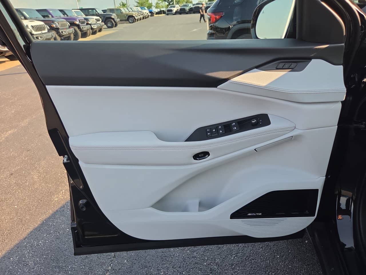 2026 Jeep Cherokee - Image 3