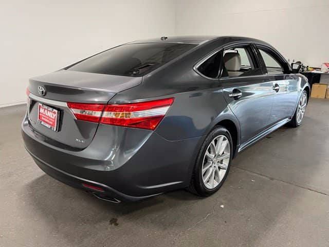 2014 Toyota Avalon - Image 3