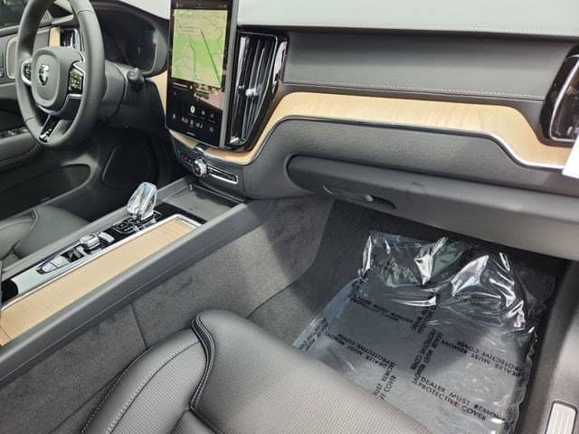 2026 Volvo XC60 - Image 29