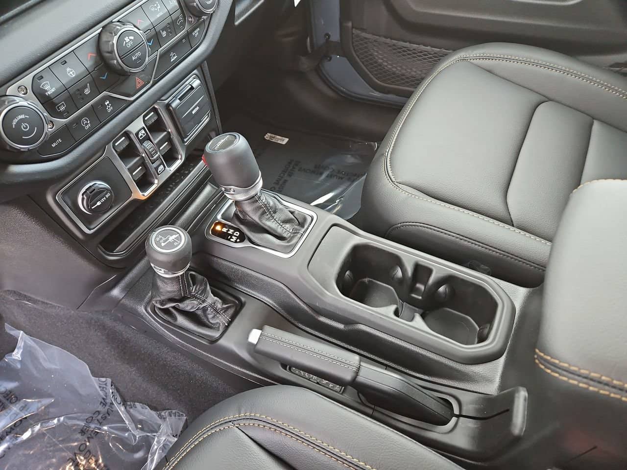 2026 Jeep Gladiator - Image 31