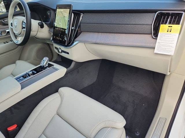 2026 Volvo XC90 - Image 27