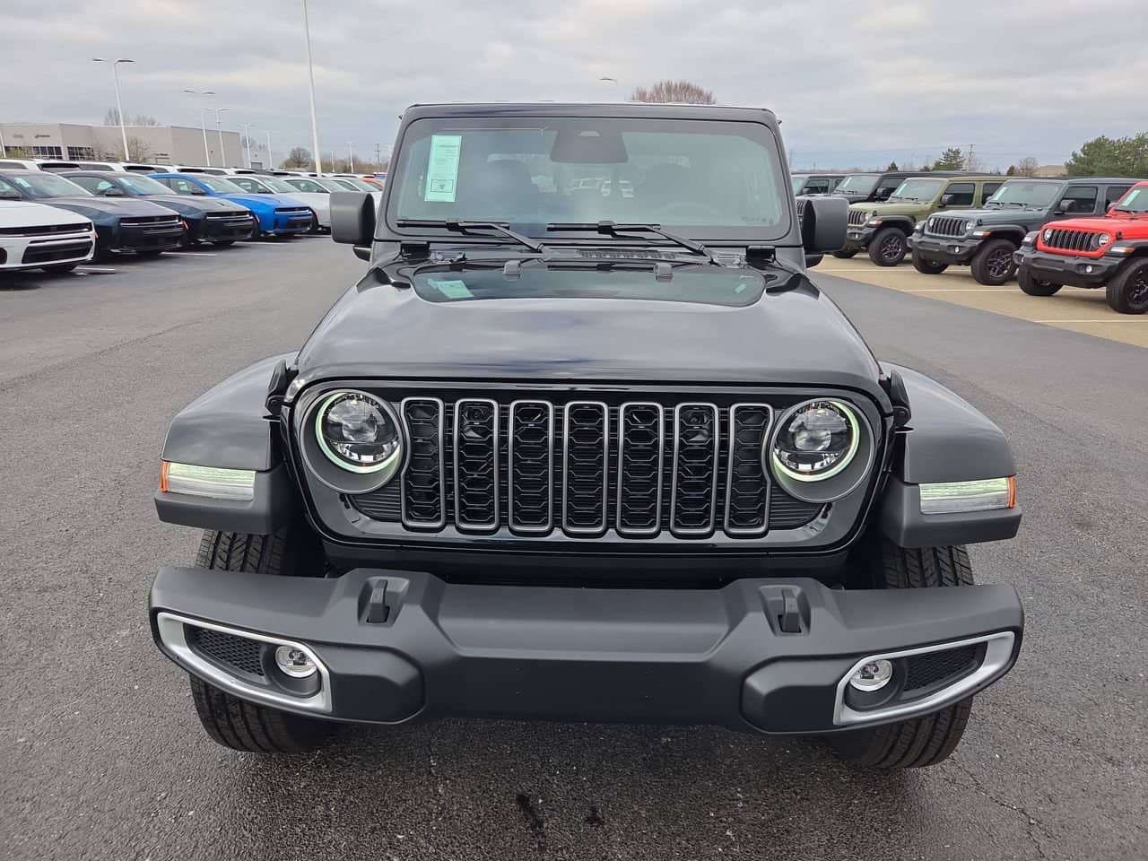 2026 Jeep Gladiator - Image 2