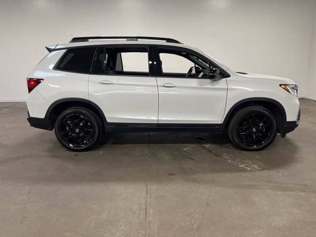 2025 Honda Passport - Image 3