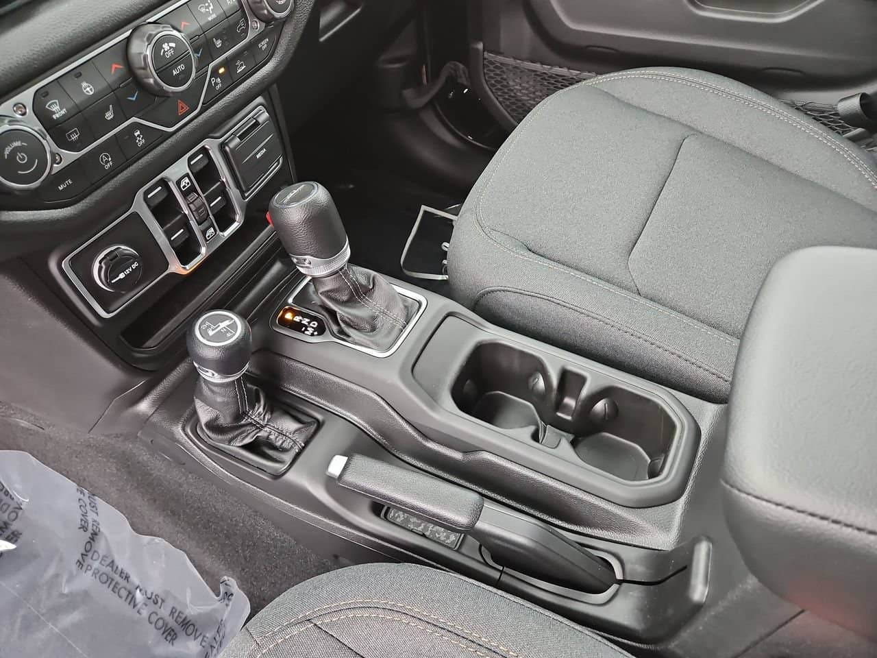 2026 Jeep Gladiator - Image 30