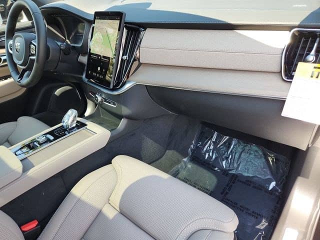 2026 Volvo XC90 - Image 30