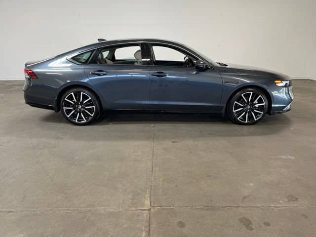 2023 Honda Accord - Image 2