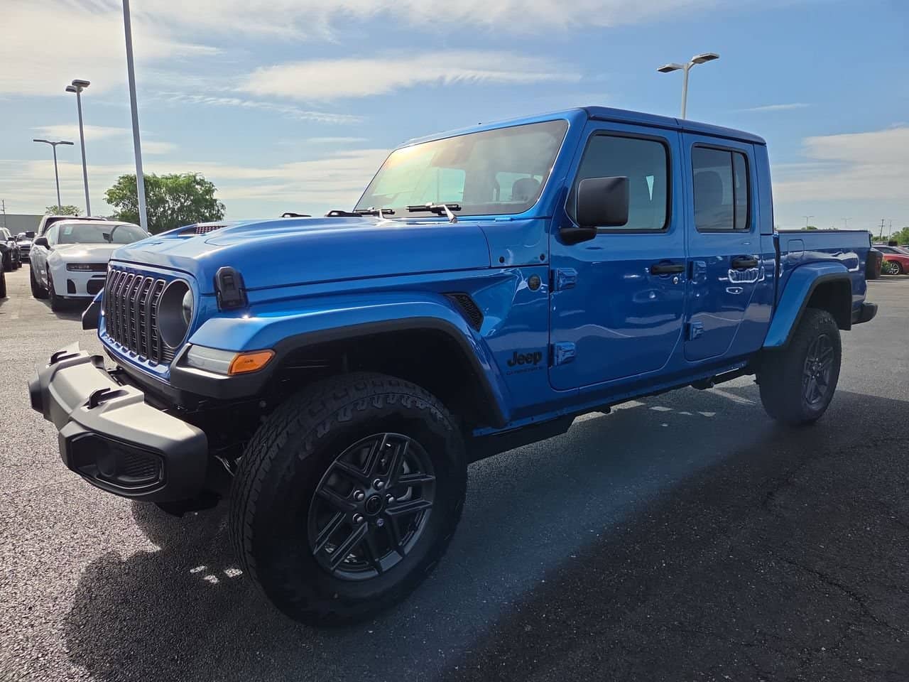 2026 Jeep Gladiator - Image 3