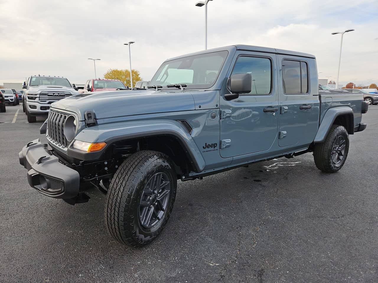 2026 Jeep Gladiator - Image 3
