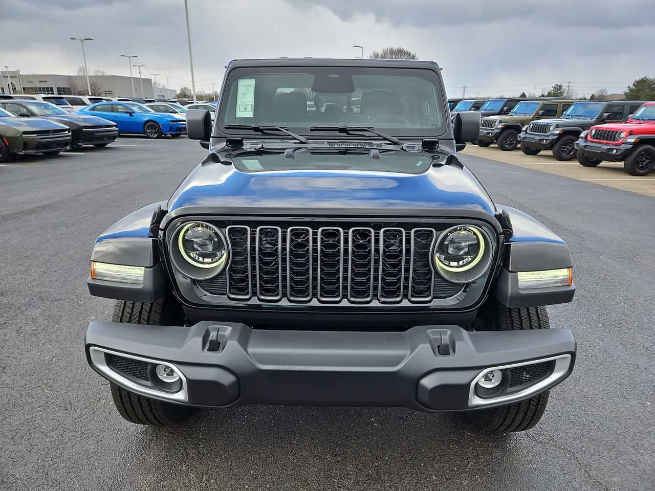 2026 Jeep Gladiator - Image 2