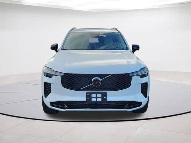 2026 Volvo XC90 - Image 2