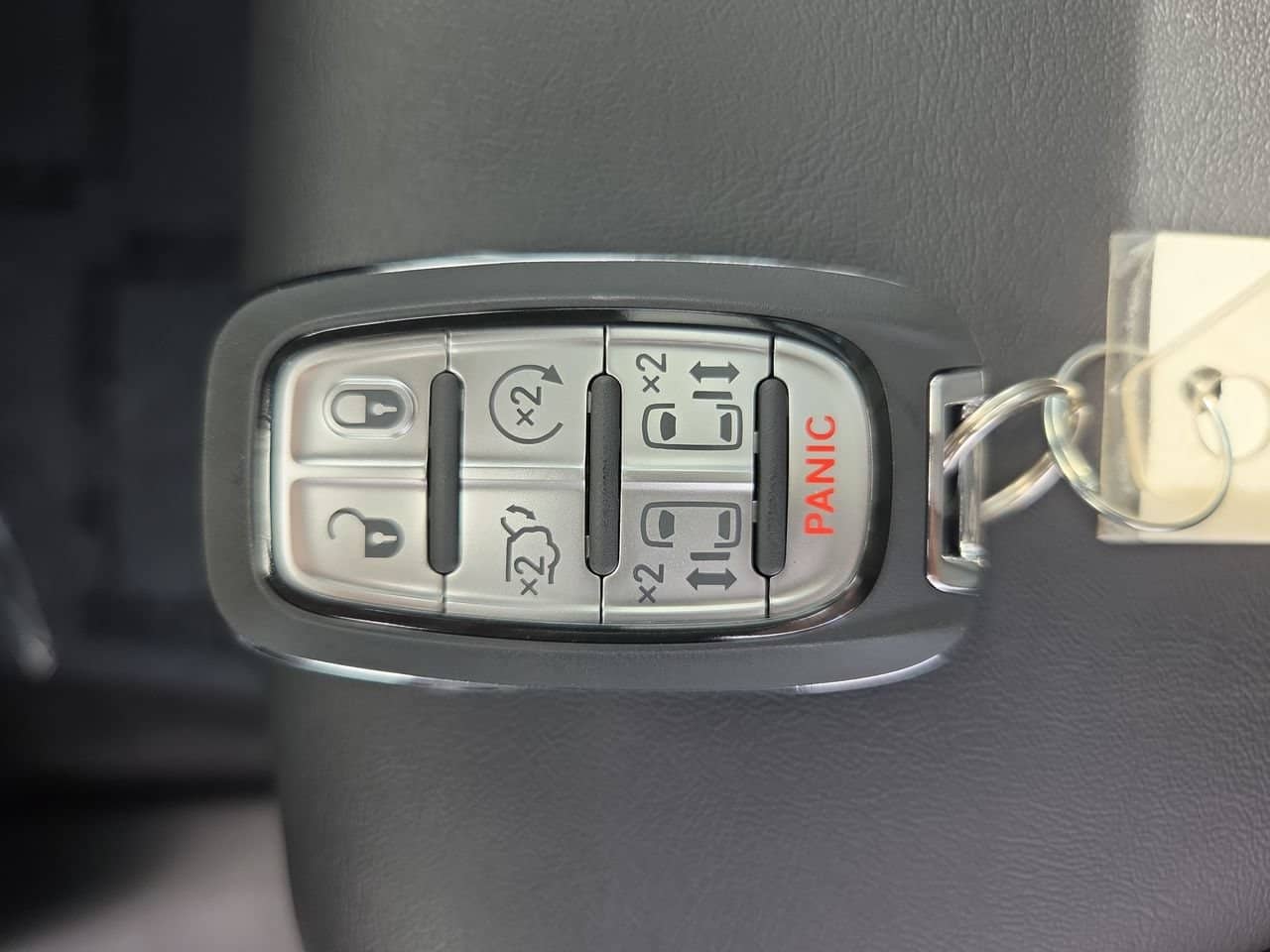 2027 Chrysler Pacifica - Image 33