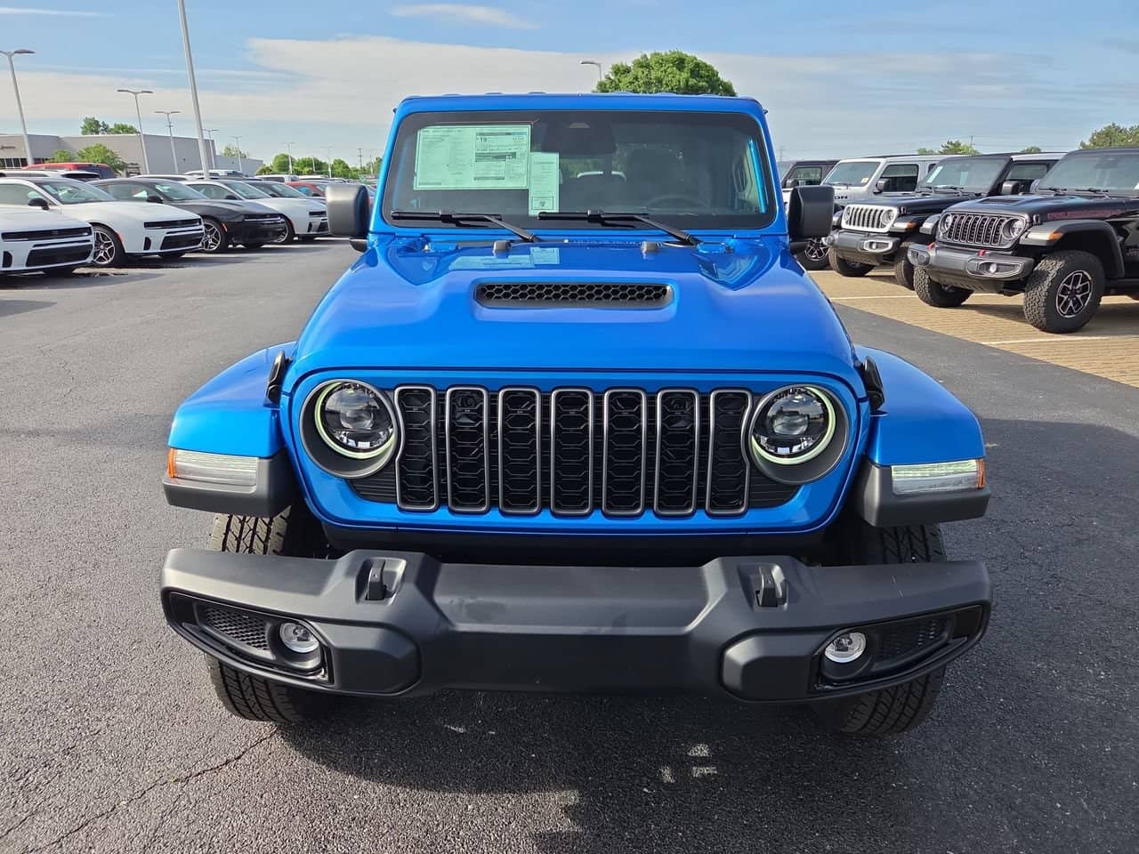 2026 Jeep Gladiator - Image 2
