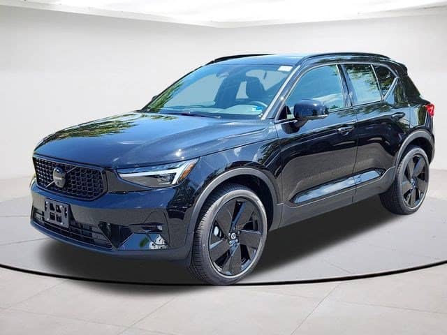 2026 Volvo XC40 - Image 1