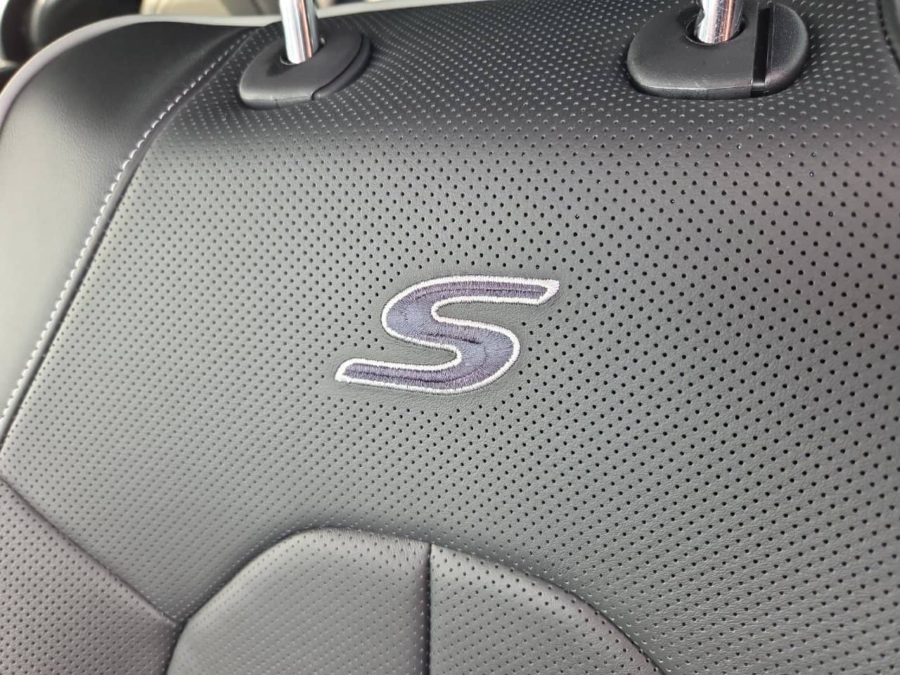 2027 Chrysler Pacifica - Image 37