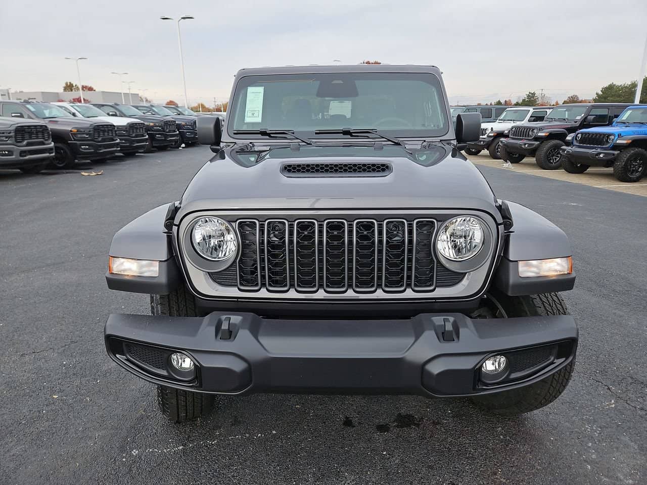 2026 Jeep Gladiator - Image 2