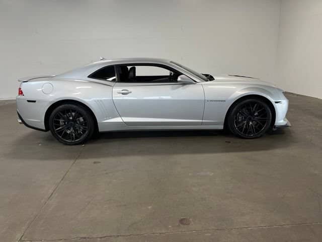2015 Chevrolet Camaro - Image 2