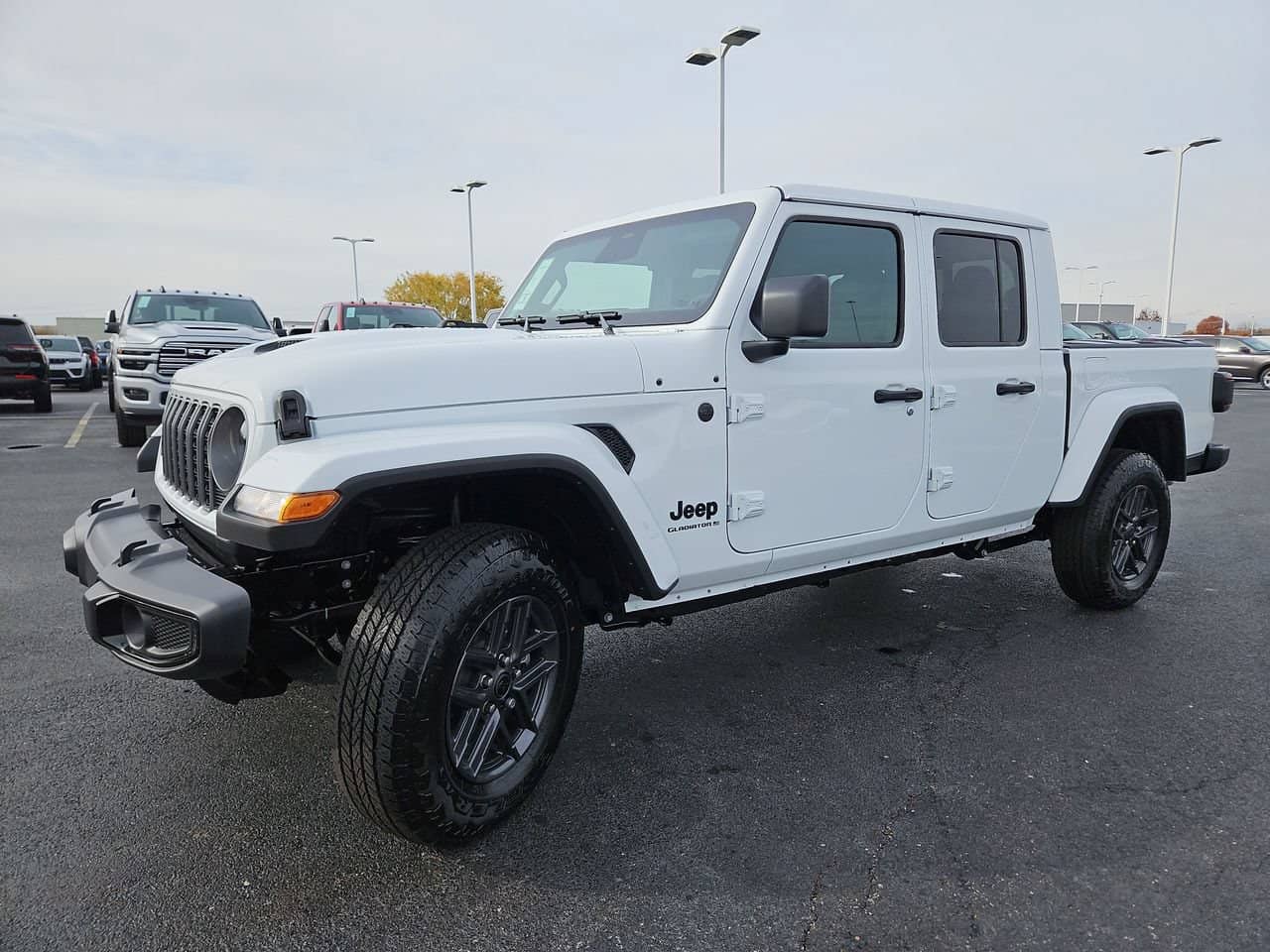 2026 Jeep Gladiator - Image 3