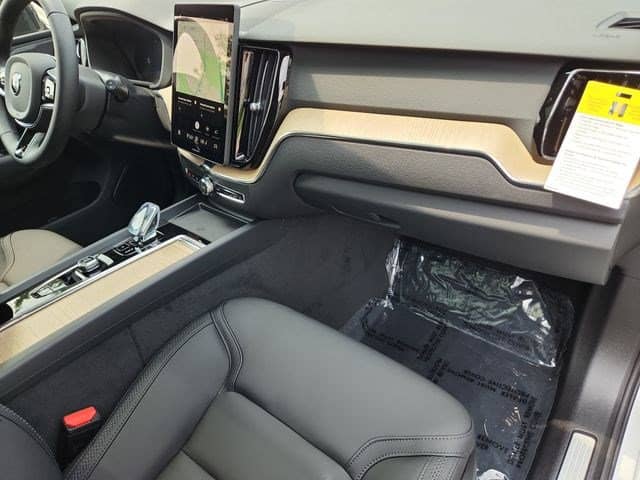 2026 Volvo XC60 - Image 29