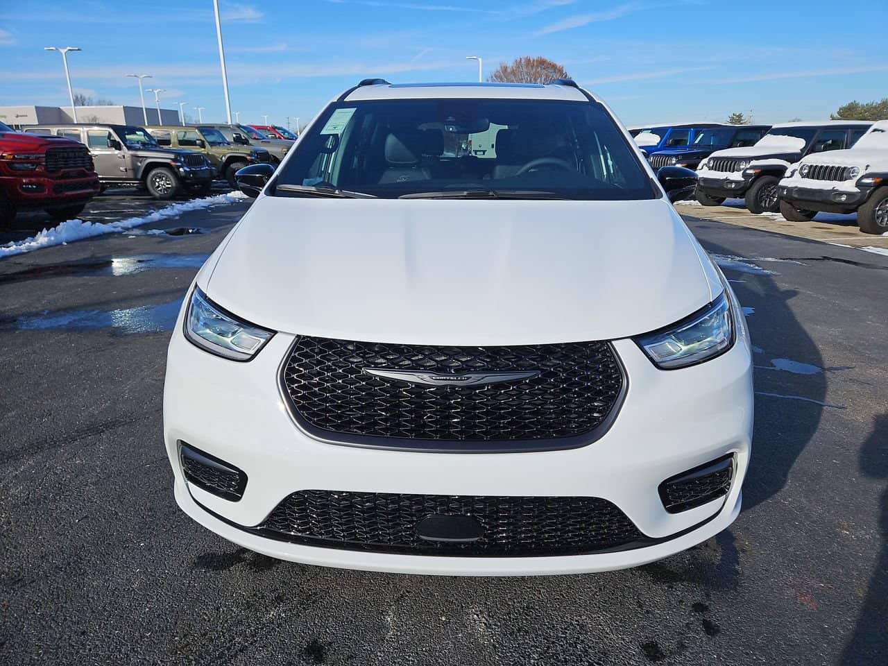 2026 Chrysler Pacifica - Image 2