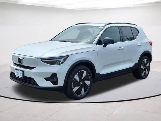2026 Volvo EX40 - Image 3