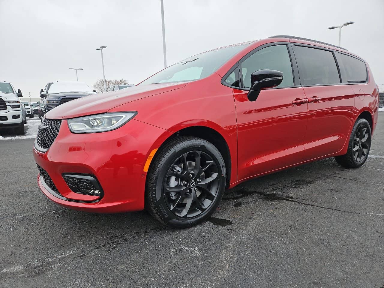 2026 Chrysler Pacifica - Image 3