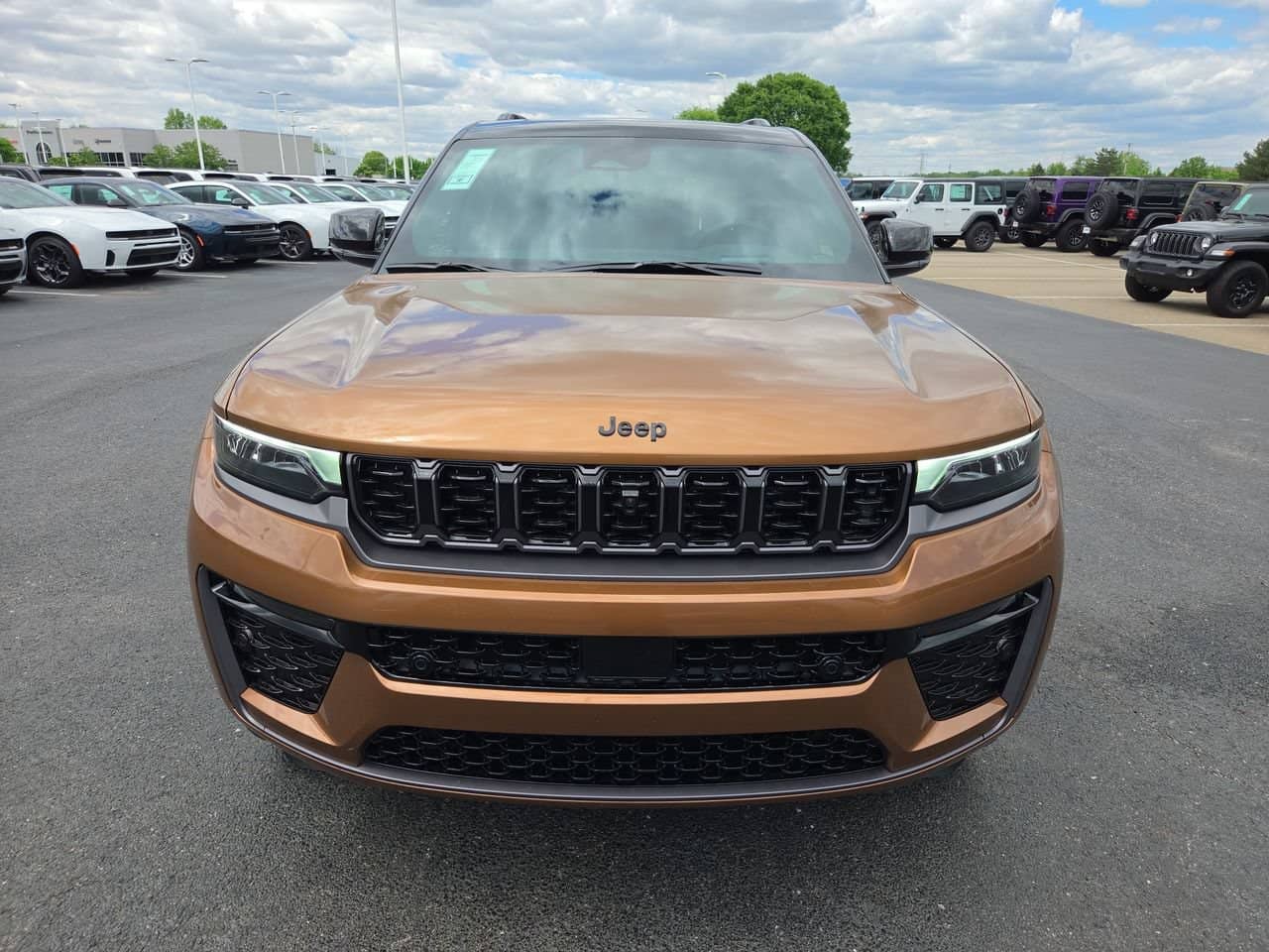 2026 Jeep Grand Cherokee L - Image 2