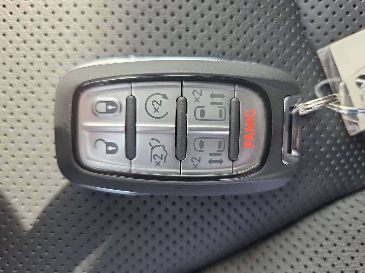2027 Chrysler Pacifica - Image 38