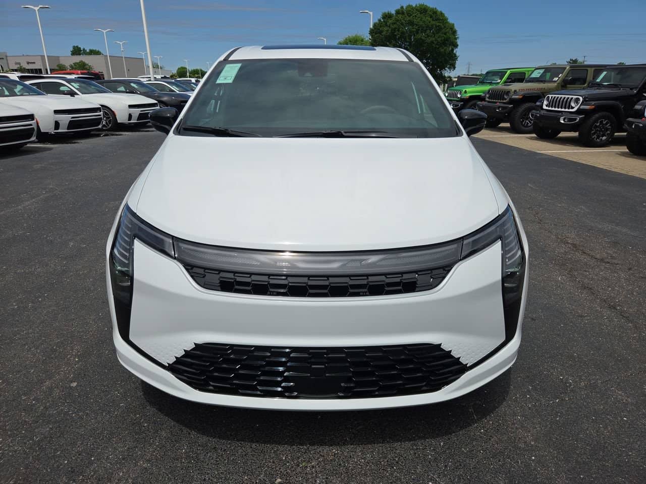 2027 Chrysler Pacifica - Image 2