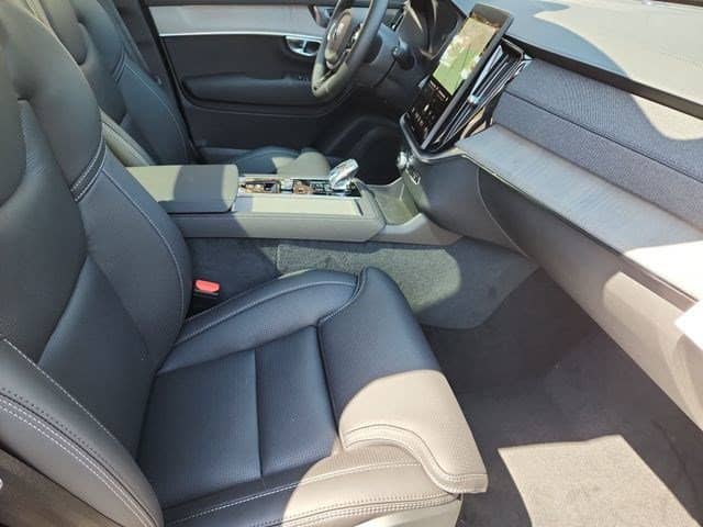 2026 Volvo XC90 - Image 29