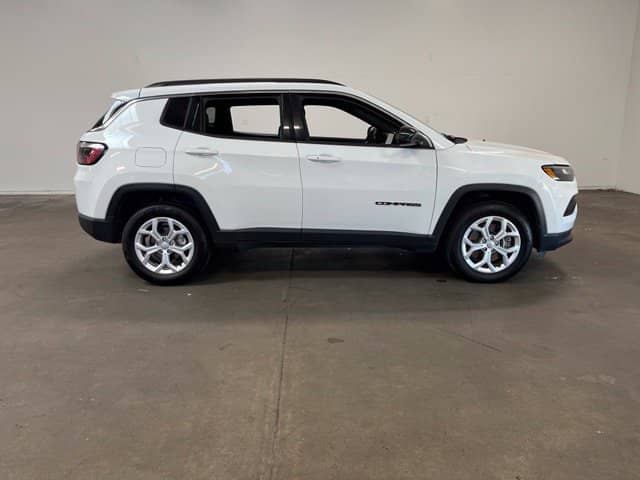 2024 Jeep Compass - Image 2