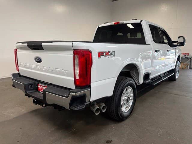 2025 Ford F-250 Super Duty - Image 3