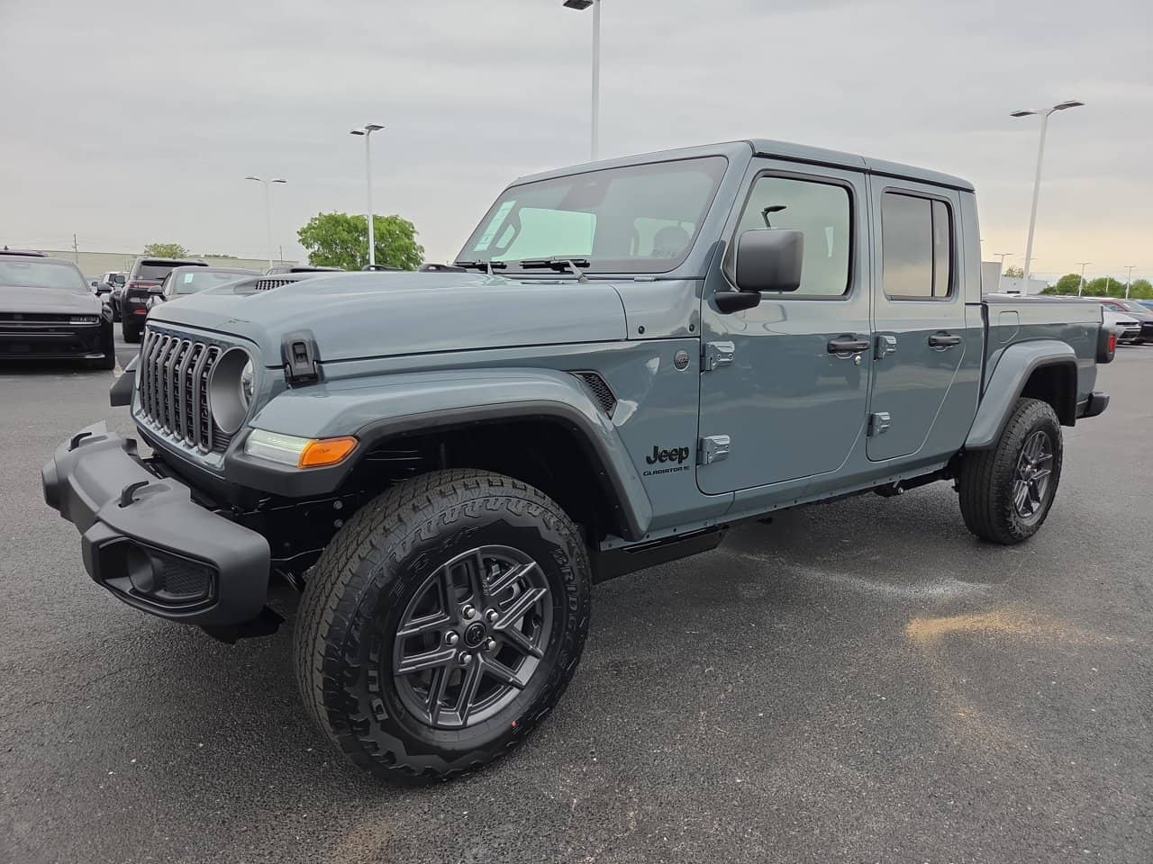 2026 Jeep Gladiator - Image 3