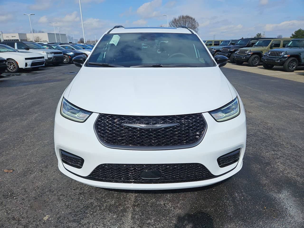 2026 Chrysler Pacifica - Image 2