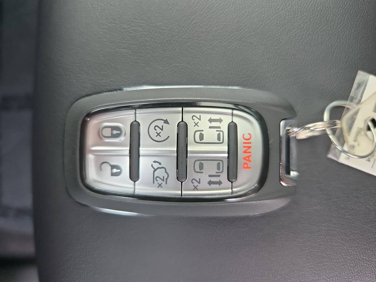 2027 Chrysler Pacifica - Image 35