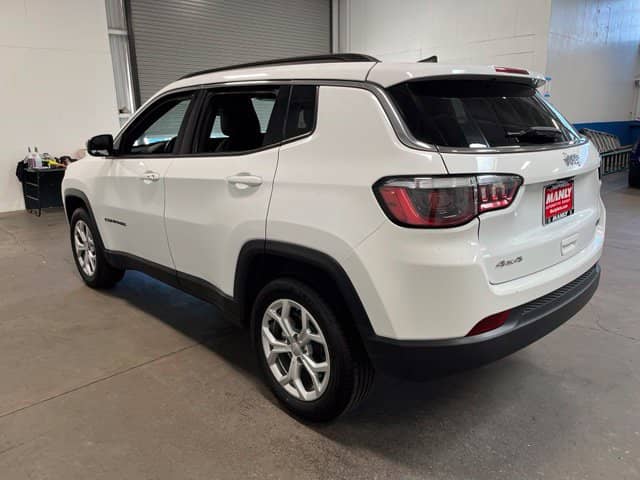 2024 Jeep Compass - Image 3