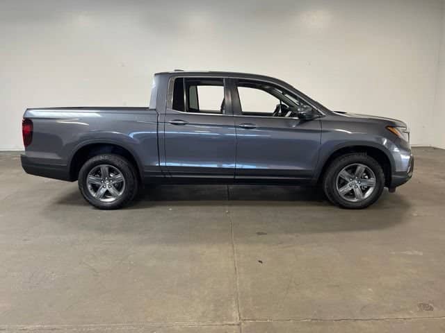 2023 Honda Ridgeline - Image 2