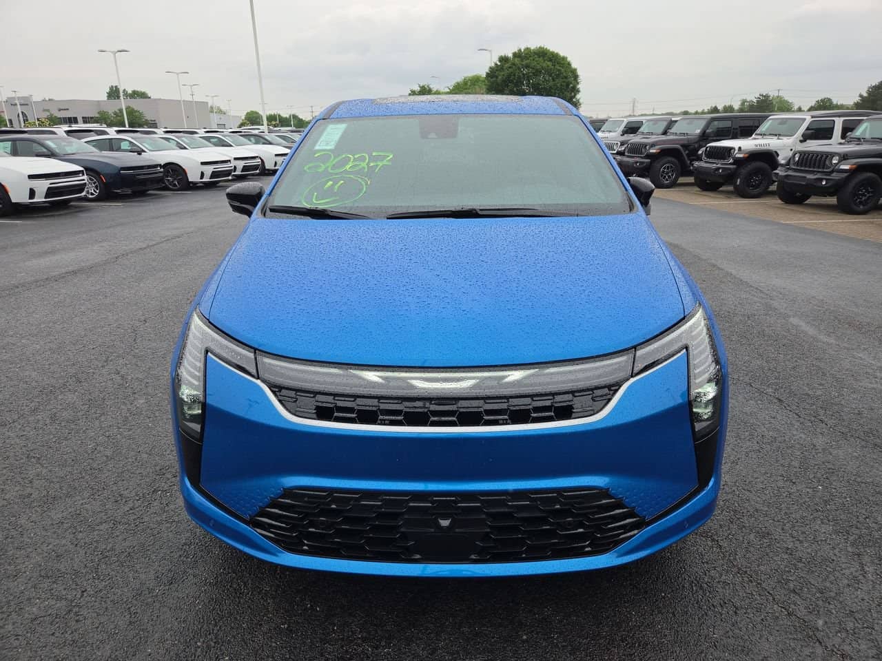 2027 Chrysler Pacifica - Image 2