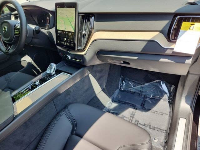 2026 Volvo XC60 - Image 29