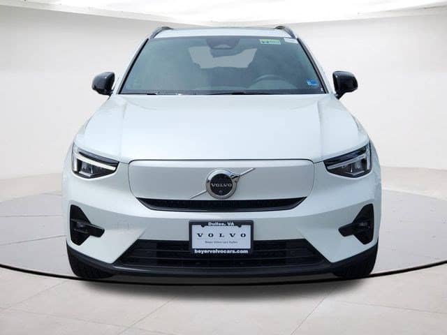 2026 Volvo EX40 - Image 2