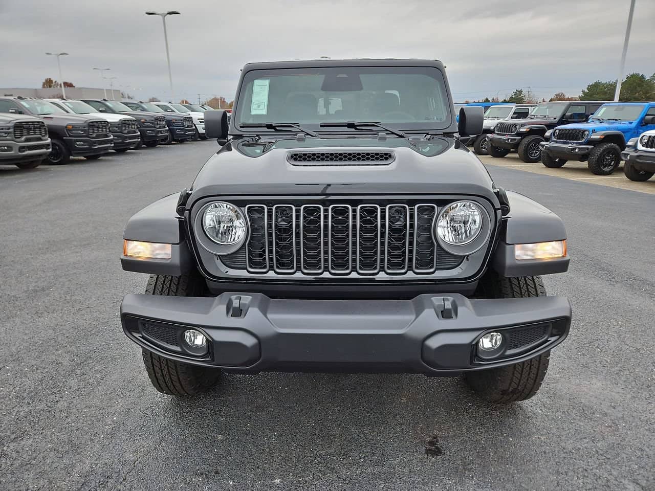 2026 Jeep Gladiator - Image 2