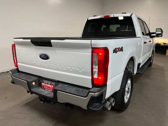 2025 Ford F-250 Super Duty - Image 3